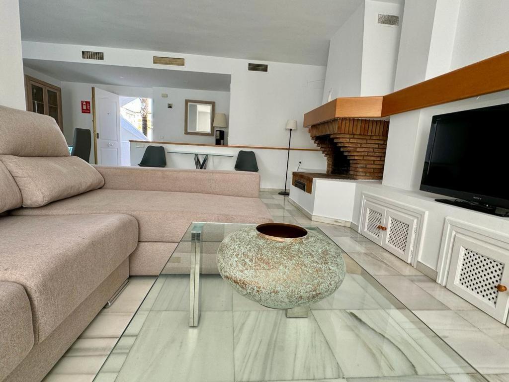 Apartamentos Naranjos Del Sol ماربيا المظهر الخارجي الصورة