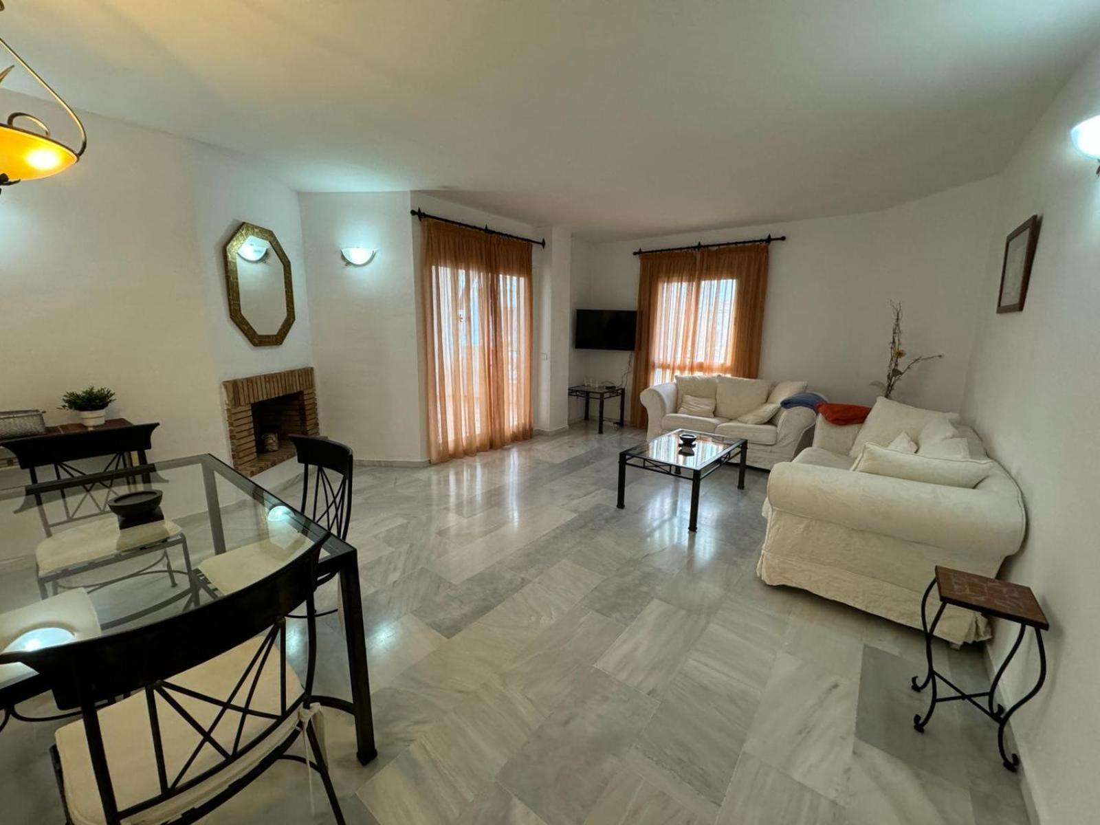 Apartamentos Naranjos Del Sol ماربيا المظهر الخارجي الصورة