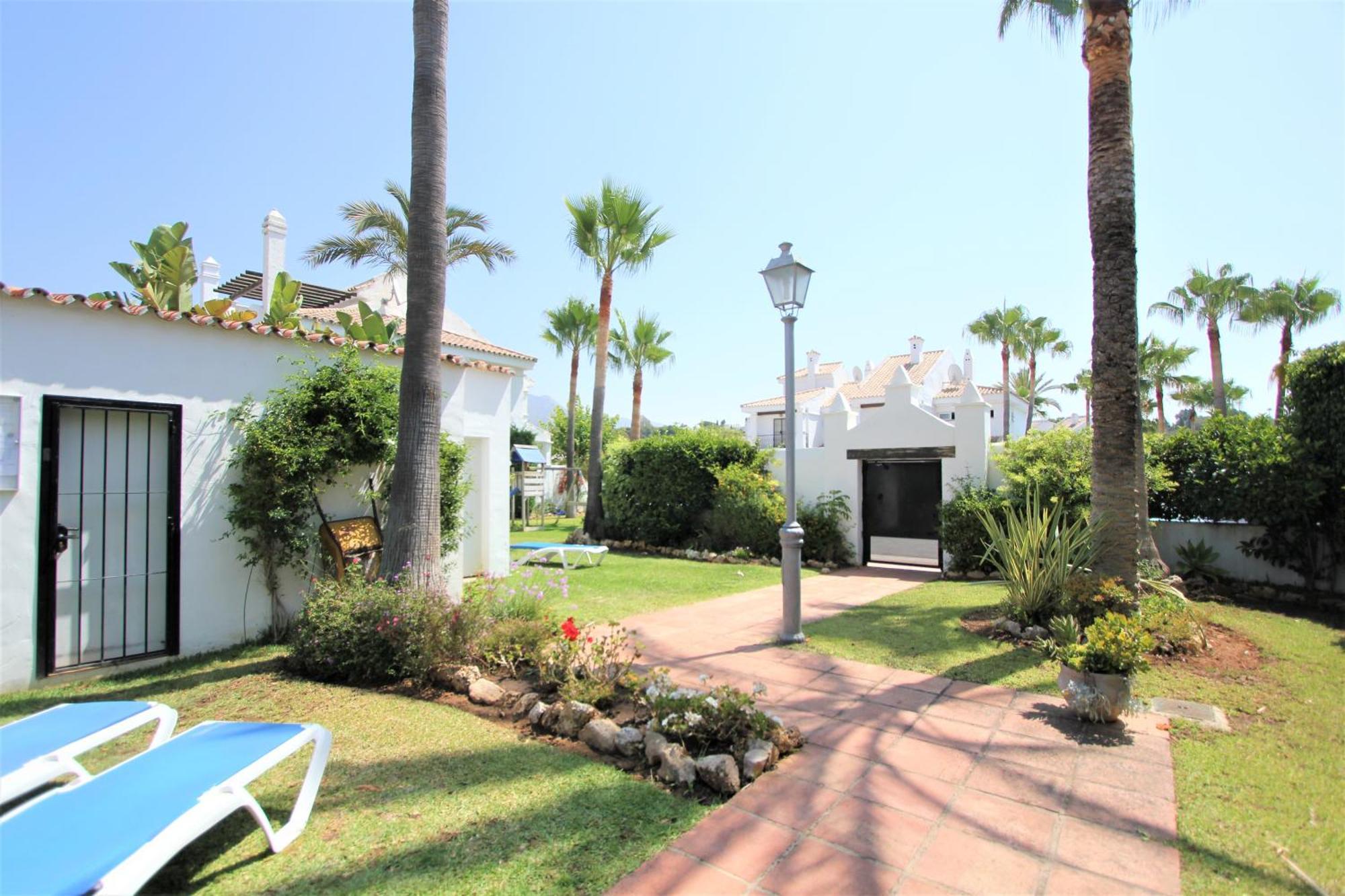 Apartamentos Naranjos Del Sol ماربيا المظهر الخارجي الصورة