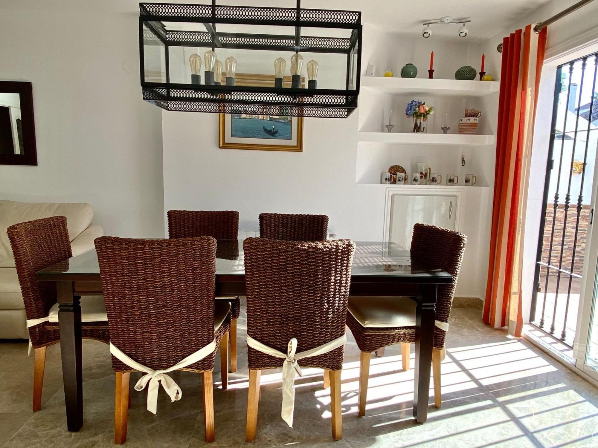 Apartamentos Naranjos Del Sol ماربيا الغرفة الصورة