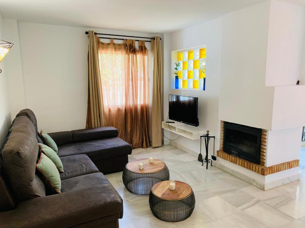 Apartamentos Naranjos Del Sol ماربيا المظهر الخارجي الصورة