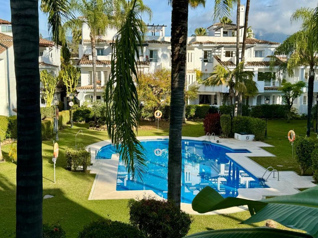 Apartamentos Naranjos Del Sol ماربيا المظهر الخارجي الصورة