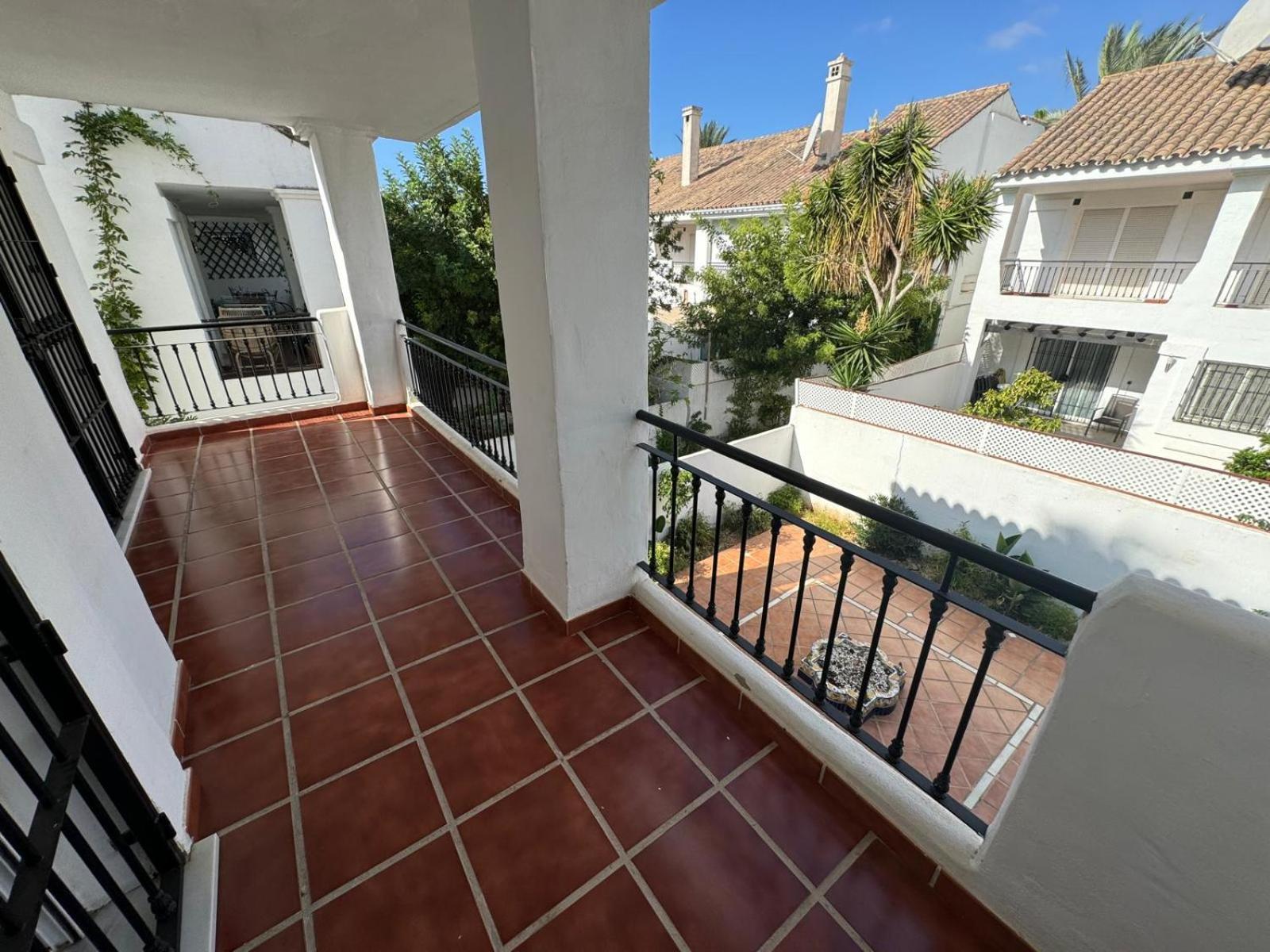 Apartamentos Naranjos Del Sol ماربيا المظهر الخارجي الصورة