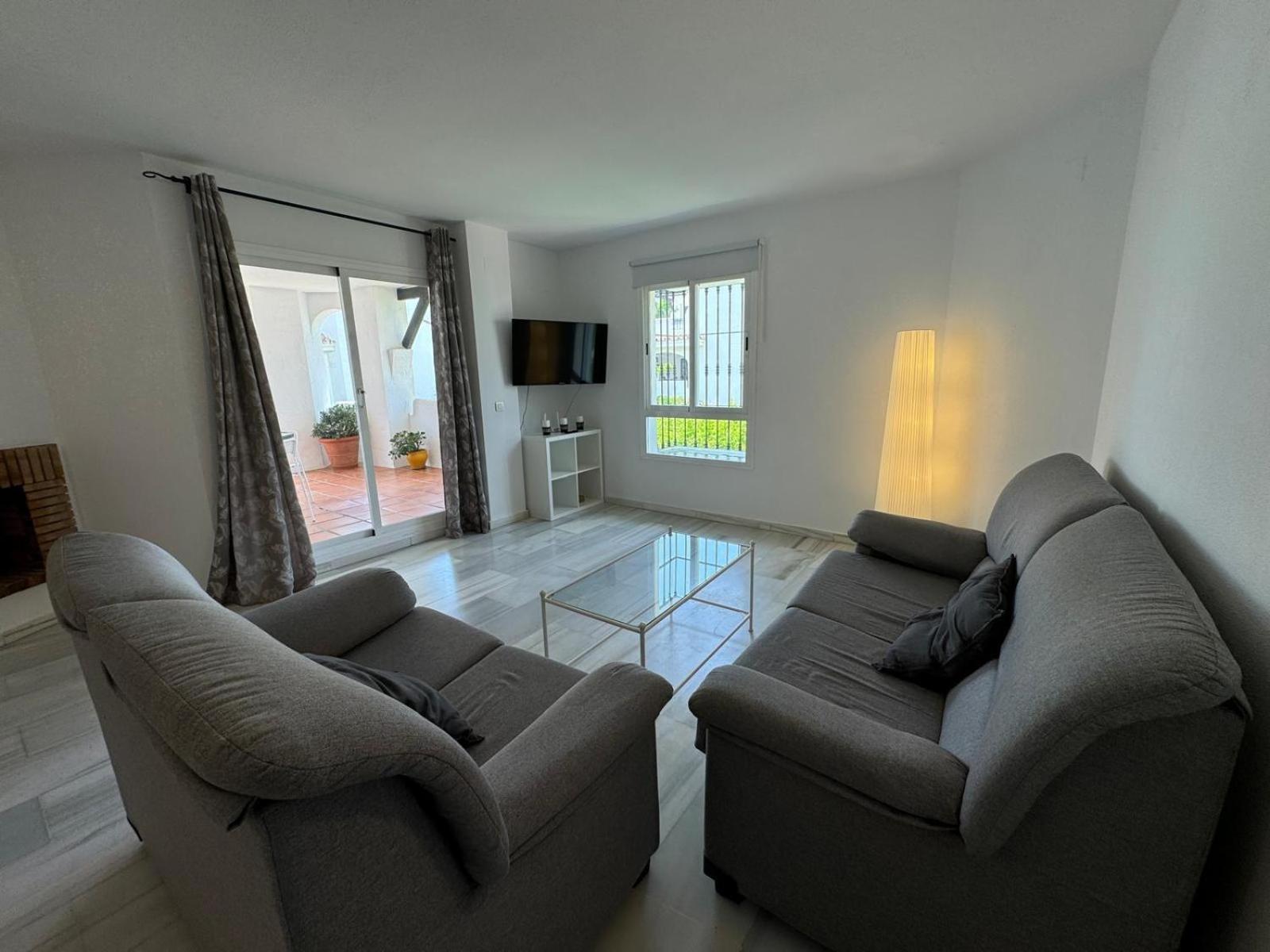 Apartamentos Naranjos Del Sol ماربيا المظهر الخارجي الصورة