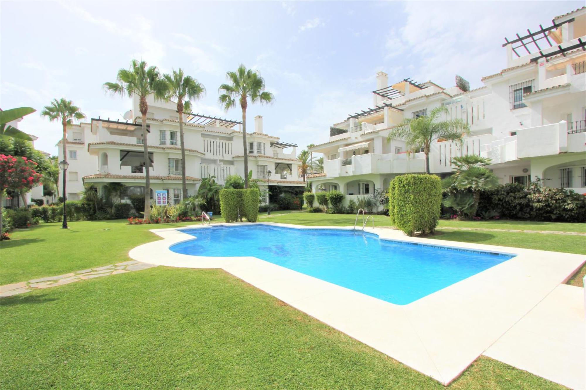 Apartamentos Naranjos Del Sol ماربيا المظهر الخارجي الصورة