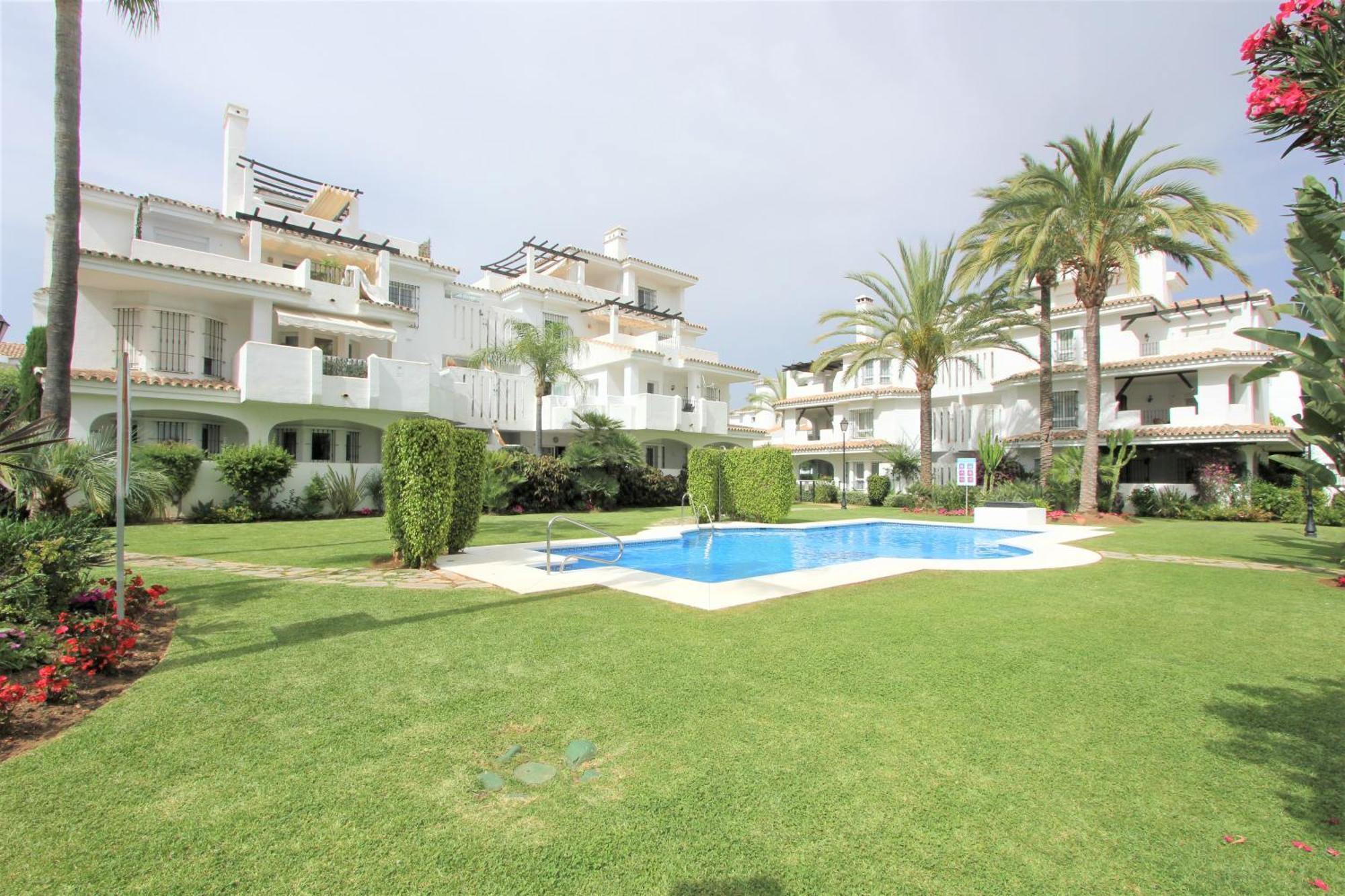 Apartamentos Naranjos Del Sol ماربيا المظهر الخارجي الصورة